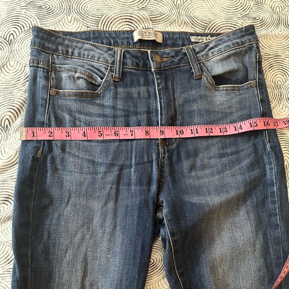 Judy Blue Cotton Darker Wash High Rise Distressed Knee RawHem Skinny Jeans 11/30 - Picture 14 of 16